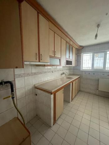 AFYON ÜÇOK EMLAKTAN HARBİŞ NAZMİ SAATÇİ MAH KİRALIK 3+1 TEMİZ BAKIMLI DAİRE