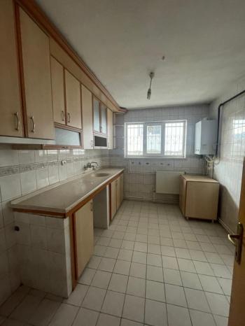 AFYON ÜÇOK EMLAKTAN HARBİŞ NAZMİ SAATÇİ MAH KİRALIK 3+1 TEMİZ BAKIMLI DAİRE