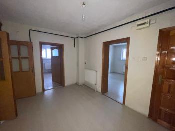 AFYON ÜÇOK EMLAKTAN HARBİŞ NAZMİ SAATÇİ MAH KİRALIK 3+1 TEMİZ BAKIMLI DAİRE