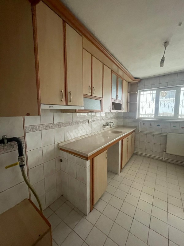 AFYON ÜÇOK EMLAKTAN HARBİŞ NAZMİ SAATÇİ MAH KİRALIK 3+1 TEMİZ BAKIMLI DAİRE