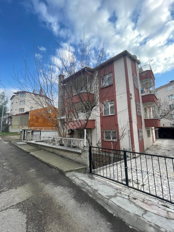 AFYON ÜÇOK EMLAKTAN HARBİŞ NAZMİ SAATÇİ MAH KİRALIK 3+1 TEMİZ BAKIMLI DAİRE