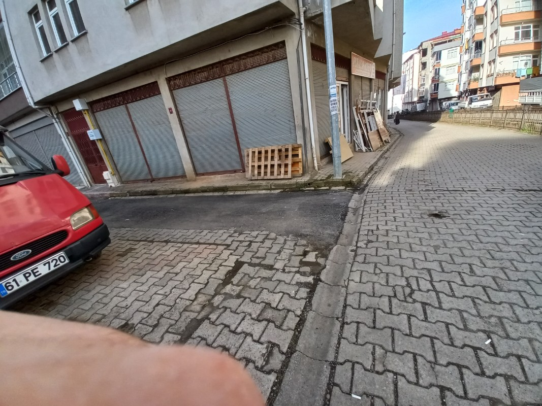 BEŞİKDÜZÜ MERKEZDE KİRALIK DÜKKAN