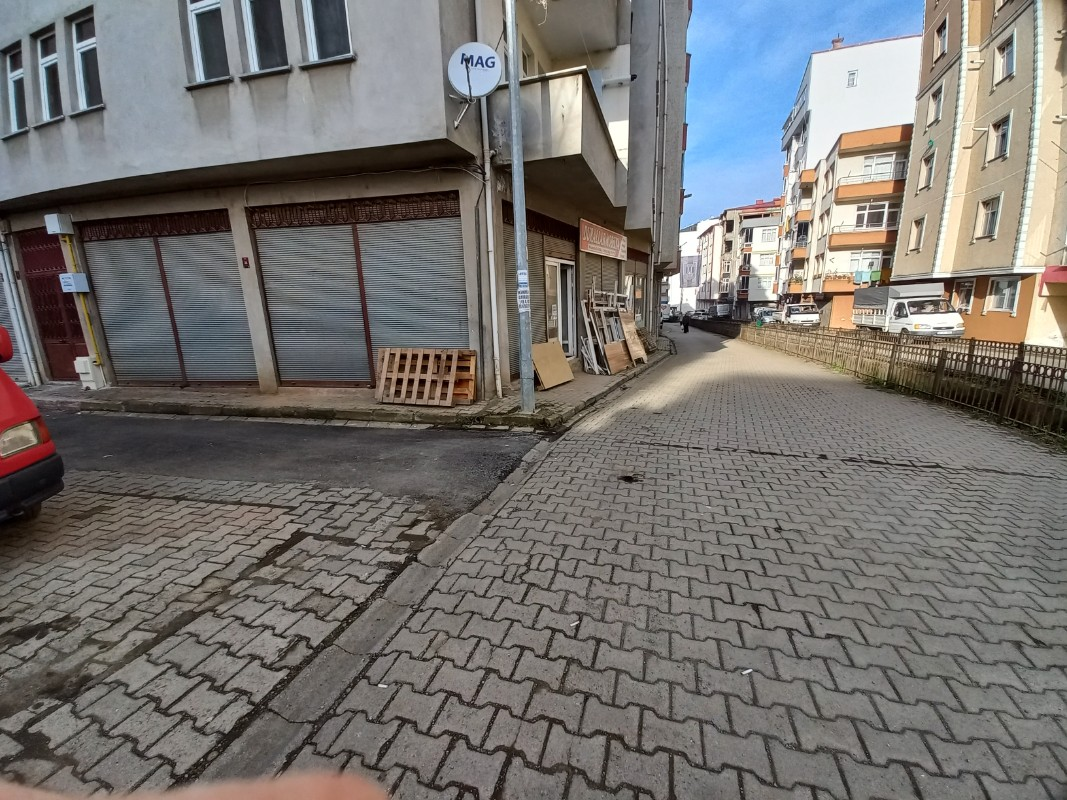 BEŞİKDÜZÜ MERKEZDE KİRALIK DÜKKAN