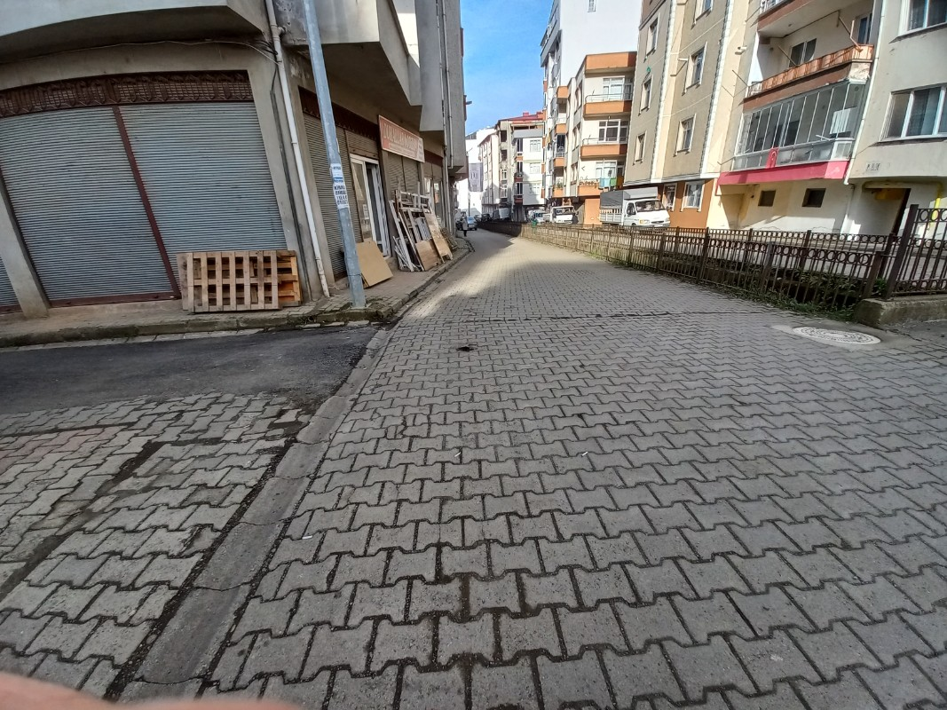 BEŞİKDÜZÜ MERKEZDE KİRALIK DÜKKAN