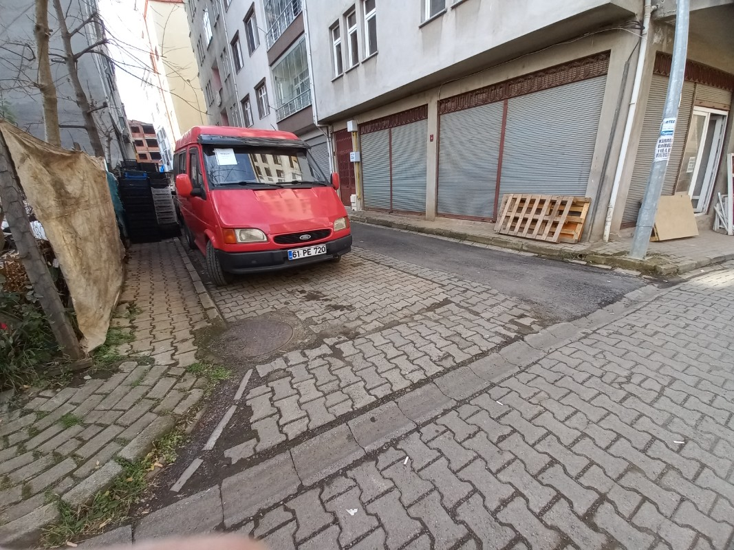 BEŞİKDÜZÜ MERKEZDE KİRALIK DÜKKAN