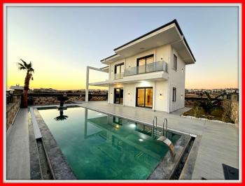 Didim Efeler Mahallesinde Satılık Lüks Villa