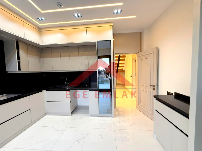 Didim Efeler Mahallesinde Satılık Lüks Villa