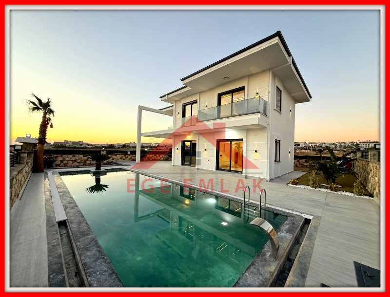Didim Efeler Mahallesinde Satılık Lüks Villa