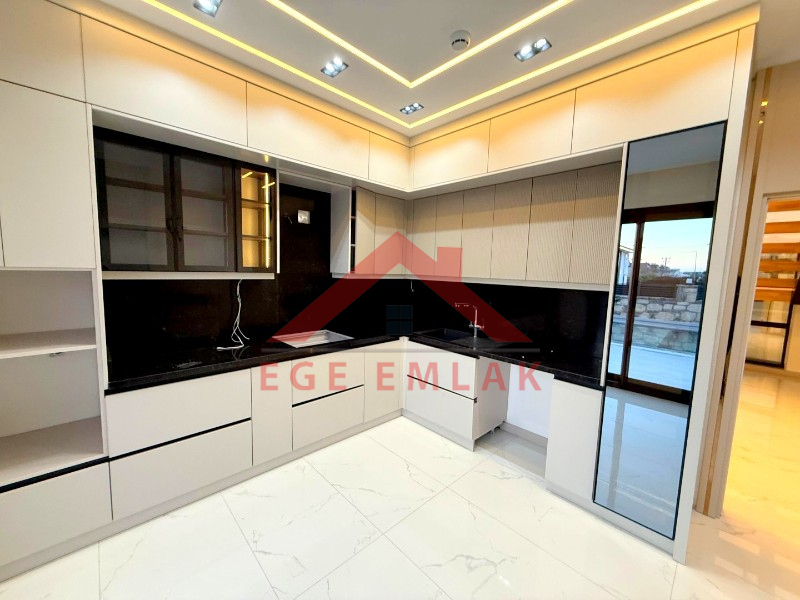 Didim Efeler Mahallesinde Satılık Lüks Villa