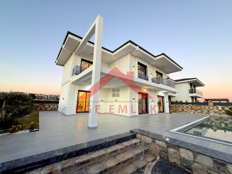Didim Efeler Mahallesinde Satılık Lüks Villa