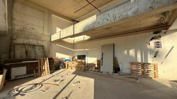 Elmas'tan Capital İş Merkezi’nde Asma Katlı Verandalı Kiralık Dükkan