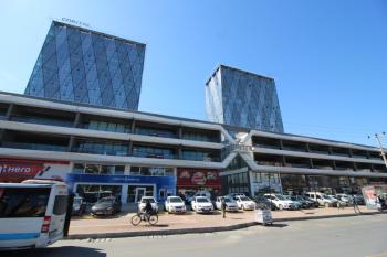 Elmas'tan Capital İş Merkezi’nde Asma Katlı Verandalı Kiralık Dükkan