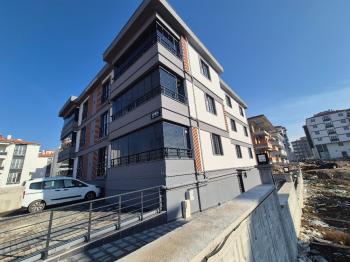 Güvenay - Çorum Çepni Mahallesi Öğretmen Lisesi Bölgesi 3+0 Sıfır Daire