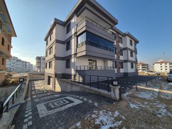 Güvenay - Çorum Çepni Mahallesi Öğretmen Lisesi Bölgesi 3+0 Sıfır Daire