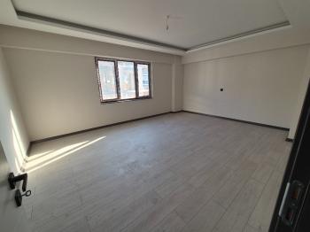 Güvenay - Çorum Çepni Mahallesi Öğretmen Lisesi Bölgesi 3+0 Sıfır Daire