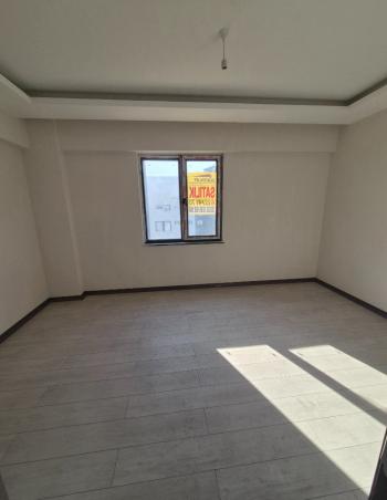 Güvenay - Çorum Çepni Mahallesi Öğretmen Lisesi Bölgesi 3+0 Sıfır Daire