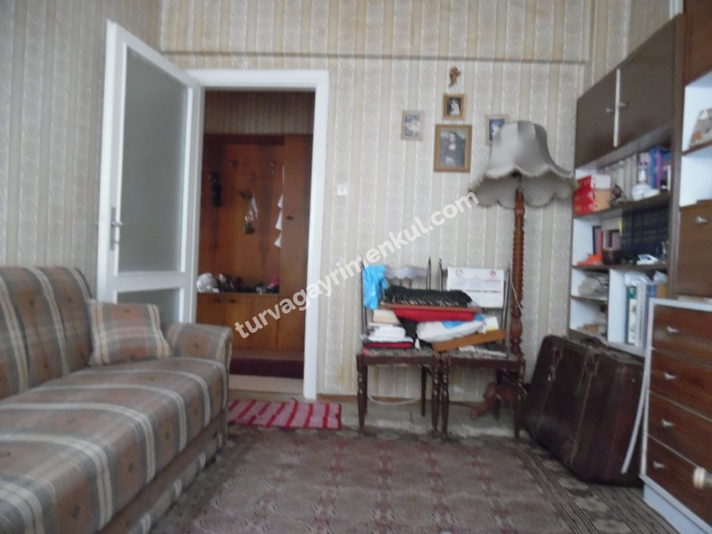 ESKİ KIZ MESLEK LİSESİ KARŞISINDA BULVAR CEPHELİ SATILIK 3+1 DAİRE