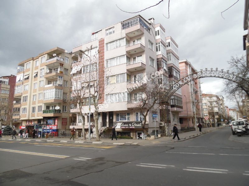 ESKİ KIZ MESLEK LİSESİ KARŞISINDA BULVAR CEPHELİ SATILIK 3+1 DAİRE