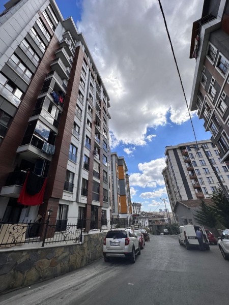 Çırçır Metro'ya 7 Dk Otoparklı Site'de 5.kat & 2+1 Boş Satılık Daire