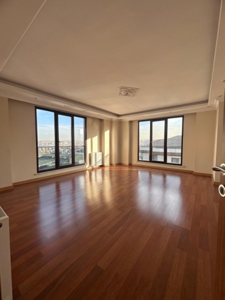 Çırçır Metro'ya 7 Dk Otoparklı Site'de 5.kat & 2+1 Boş Satılık Daire