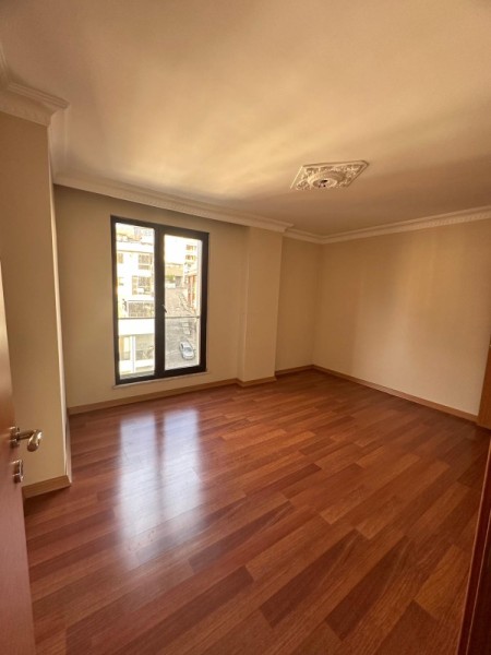 Çırçır Metro'ya 7 Dk Otoparklı Site'de 5.kat & 2+1 Boş Satılık Daire