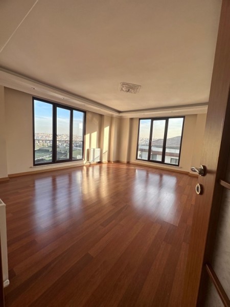 Çırçır Metro'ya 7 Dk Otoparklı Site'de 5.kat & 2+1 Boş Satılık Daire