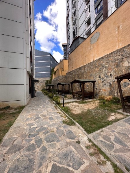 Çırçır Metro'ya 7 Dk Otoparklı Site'de 5.kat & 2+1 Boş Satılık Daire