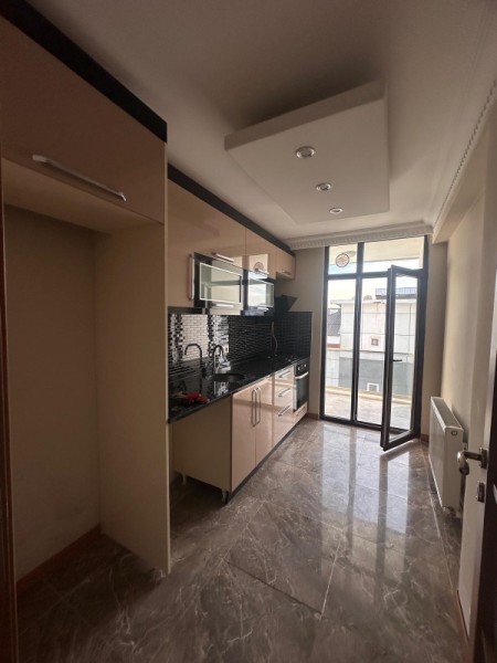 Çırçır Metro'ya 7 Dk Otoparklı Site'de 5.kat & 2+1 Boş Satılık Daire