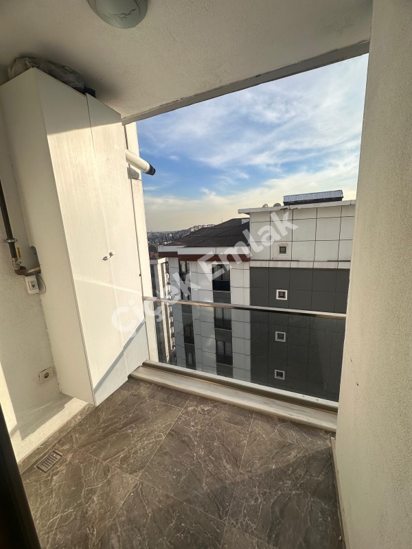 Çırçır Metro'ya 7 Dk Otoparklı Site'de 5.kat & 2+1 Boş Satılık Daire