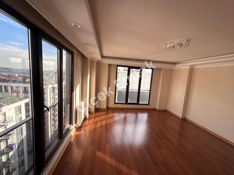 Çırçır Metro'ya 7 Dk Otoparklı Site'de 5.kat & 2+1 Boş Satılık Daire