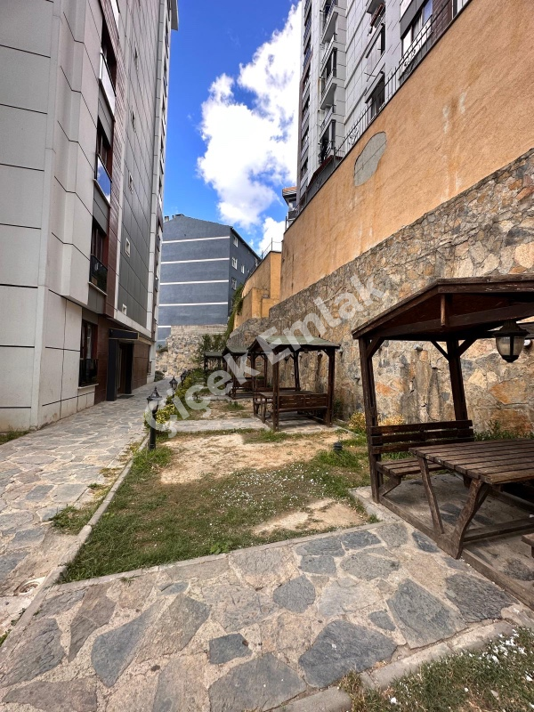 Çırçır Metro'ya 7 Dk Otoparklı Site'de 5.kat & 2+1 Boş Satılık Daire