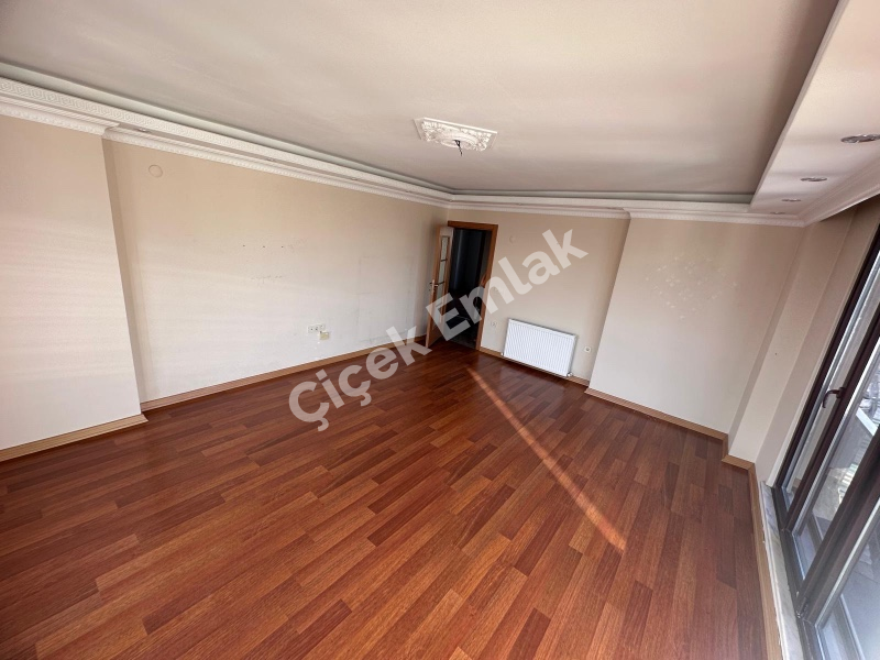 Çırçır Metro'ya 7 Dk Otoparklı Site'de 5.kat & 2+1 Boş Satılık Daire