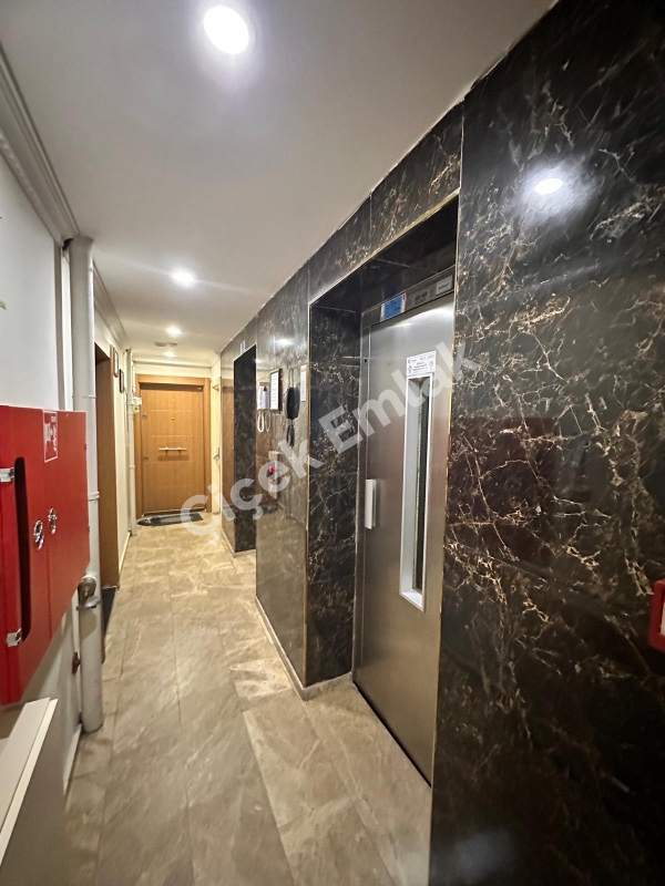 Çırçır Metro'ya 7 Dk Otoparklı Site'de 5.kat & 2+1 Boş Satılık Daire