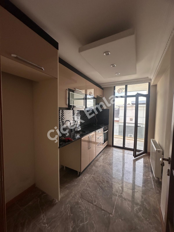 Çırçır Metro'ya 7 Dk Otoparklı Site'de 5.kat & 2+1 Boş Satılık Daire