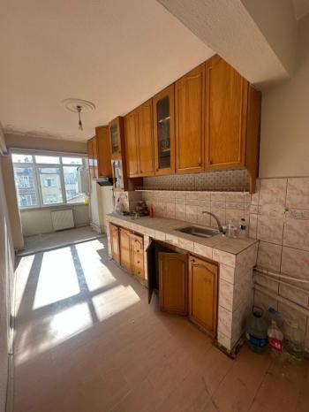 AFYON ÜÇOK EMLAKTAN CUMHURİYET MAH AMBARYOLUNDA  3+1 115M² ŞEKLİNDE KİRALIK DAİRE 