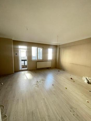 AFYON ÜÇOK EMLAKTAN CUMHURİYET MAH AMBARYOLUNDA  3+1 110M² GENİŞLİYİNDE  ŞEKLİNDE KİRALIK DAİRE