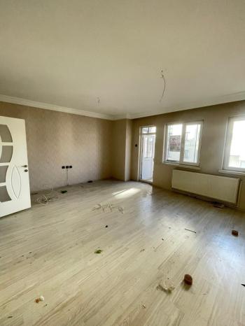 AFYON ÜÇOK EMLAKTAN CUMHURİYET MAH AMBARYOLUNDA  3+1 110M² GENİŞLİYİNDE  ŞEKLİNDE KİRALIK DAİRE