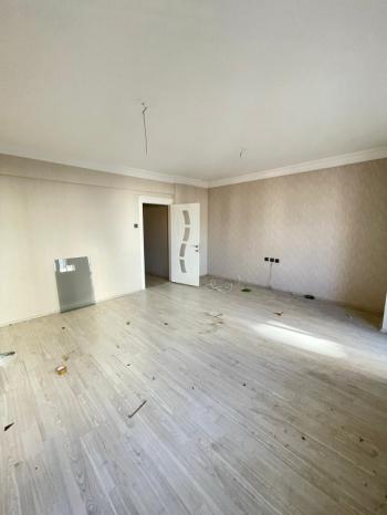 AFYON ÜÇOK EMLAKTAN CUMHURİYET MAH AMBARYOLUNDA  3+1 110M² GENİŞLİYİNDE  ŞEKLİNDE KİRALIK DAİRE