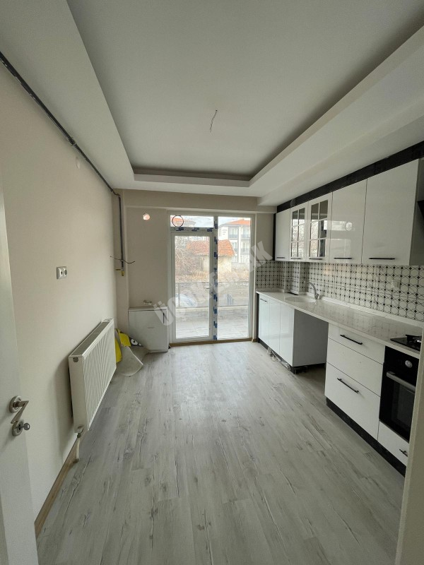 AFYON ÜÇOK EMLAKTAN KANLICA MAH SATILIK 2+1 SIFIR LÜX ANKASTRELİ DAİRELER