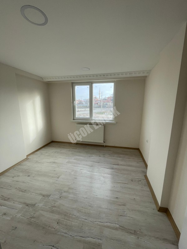 AFYON ÜÇOK EMLAKTAN KANLICA MAH SATILIK 2+1 SIFIR LÜX ANKASTRELİ DAİRELER