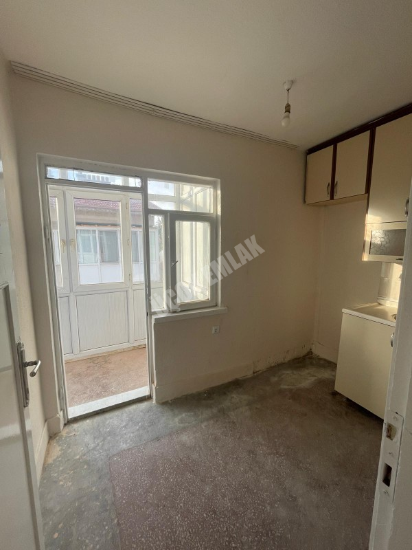 AFYON ÜÇOK EMLAKTAN EŞREFPAŞA MAH SATILIK 2+1 UYGUN FİYAT KONUMU GÜZEL DAİRE