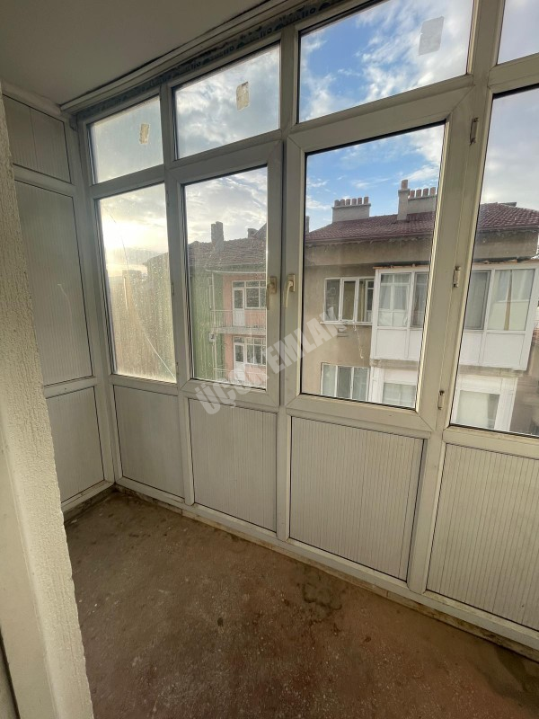 AFYON ÜÇOK EMLAKTAN EŞREFPAŞA MAH SATILIK 2+1 UYGUN FİYAT KONUMU GÜZEL DAİRE