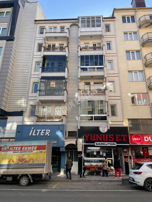 AFYON ÜÇOK EMLAKTAN CUMHURİYET MAH AMBARYOLUNDA  3+1 115M² ŞEKLİNDE KİRALIK DAİRE 