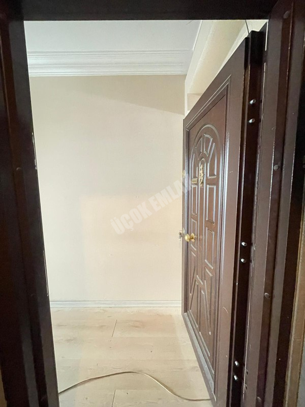 AFYON ÜÇOK EMLAKTAN CUMHURİYET MAH AMBARYOLUNDA  3+1 110M² GENİŞLİYİNDE  ŞEKLİNDE KİRALIK DAİRE