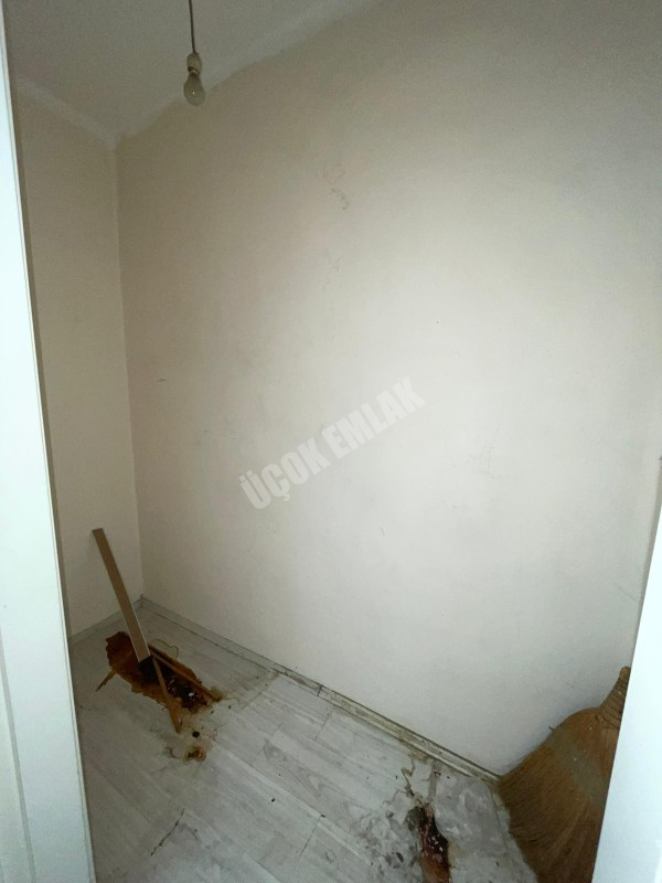 AFYON ÜÇOK EMLAKTAN CUMHURİYET MAH AMBARYOLUNDA  3+1 110M² GENİŞLİYİNDE  ŞEKLİNDE KİRALIK DAİRE