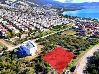 Akbük’te Satılık Deniz Manzaralı 552 m² Arsa