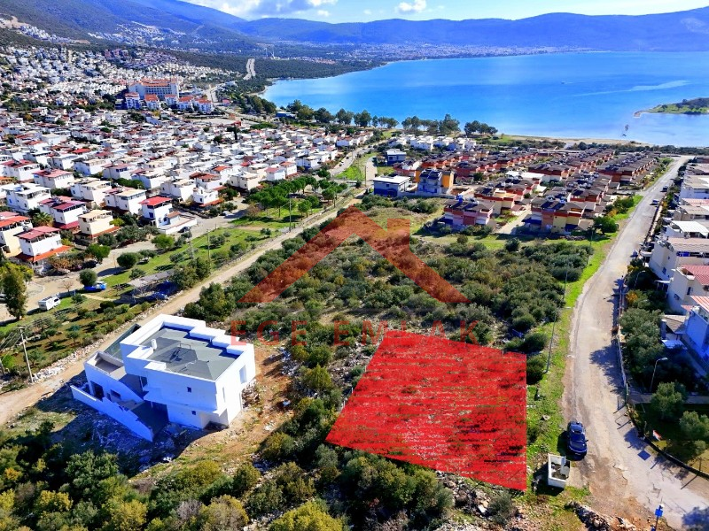 Akbük’te Satılık Deniz Manzaralı 552 m² Arsa