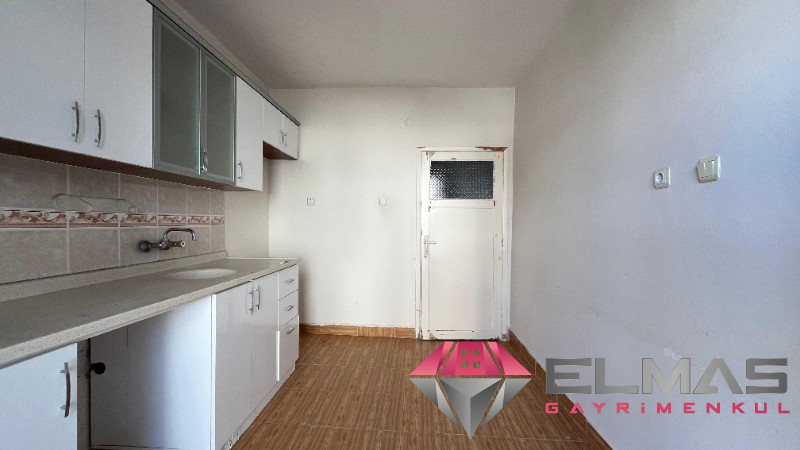 Elmas’tan Atatürk’te Site İçi Bağımsız Mutfak Ara Kat 3+1