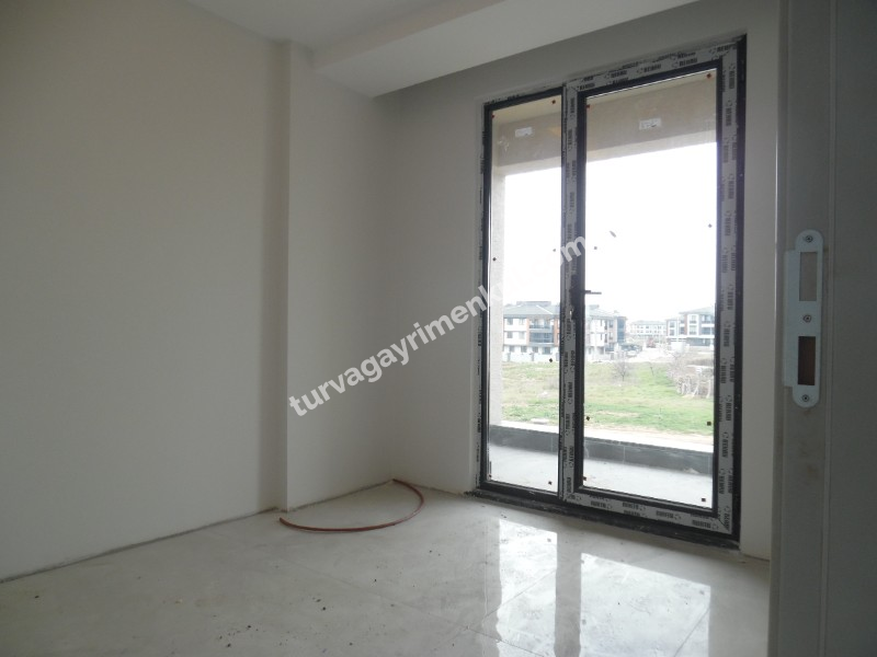 ÇORLUDA TURNALAR YAPI GARANTİSİ İLE SATILIK 1+1 DAİRELER 