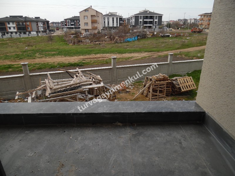 ÇORLUDA TURNALAR YAPI GARANTİSİ İLE SATILIK 1+1 DAİRELER 